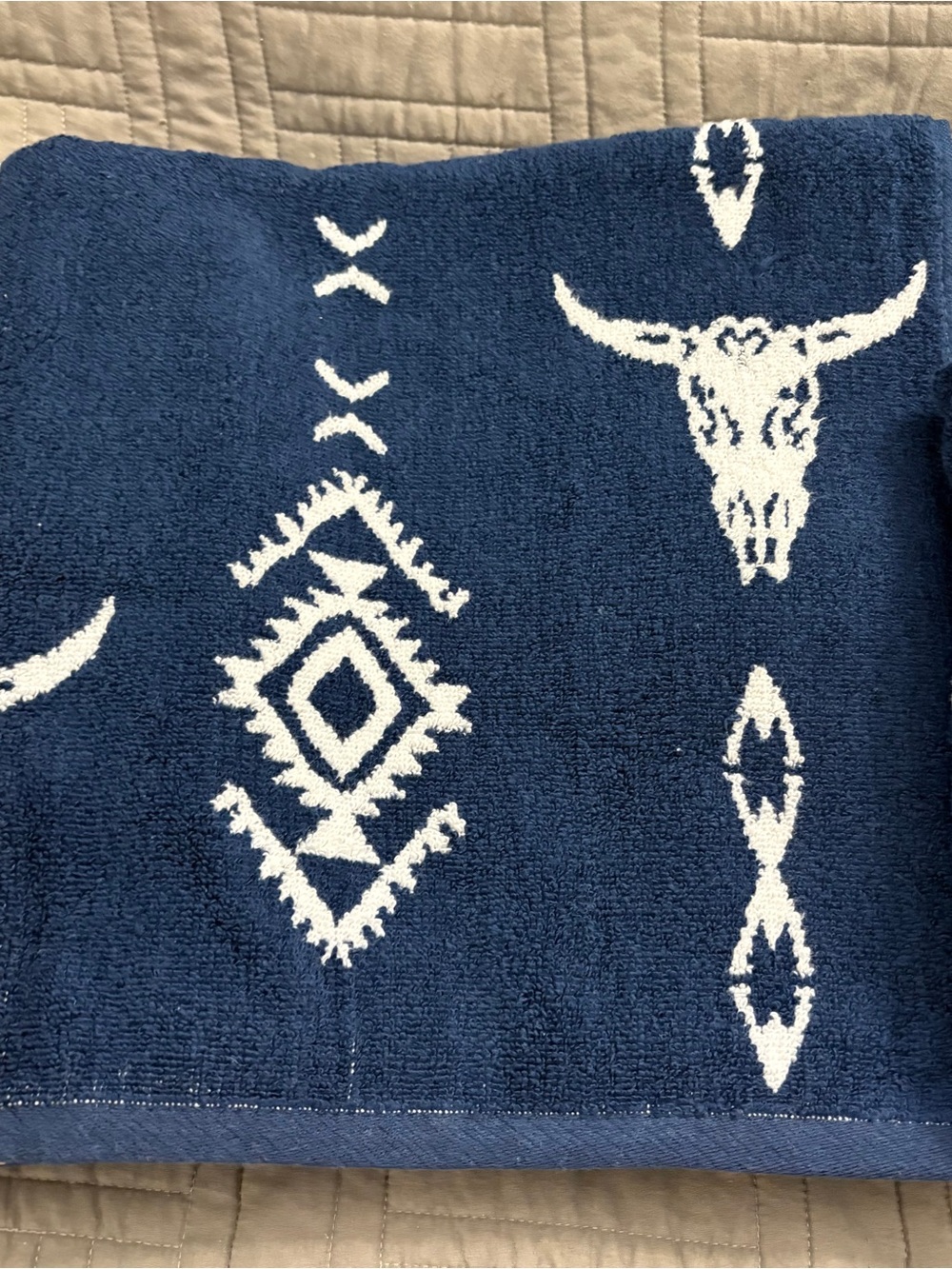 Wrangler Navy and White Southwestern Skull Pattern Towel Set - Picture 2 of 8